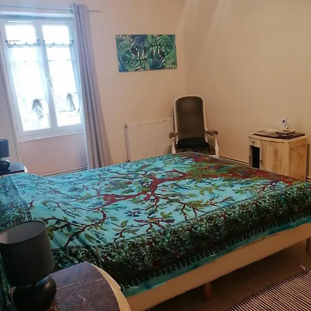 Maison Pittoresque Avec Jardinet