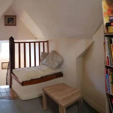 Vakantiehuis Maison Pittoresque Avec Jardinet Mauves-sur-Huisne