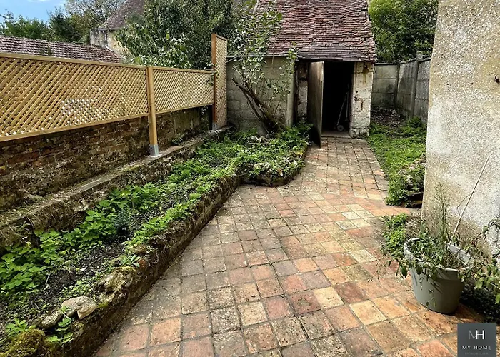 Maison Pittoresque Avec Jardinet * Mauves-sur-Huisne