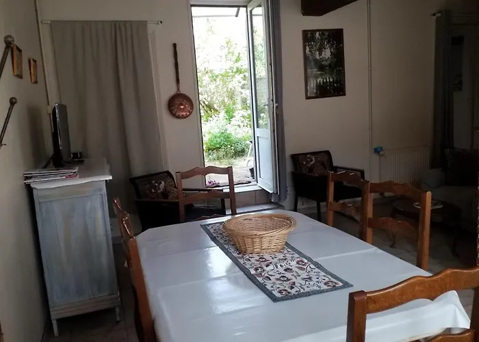 Maison Pittoresque Avec Jardinet Casa de Férias Mauves-sur-Huisne